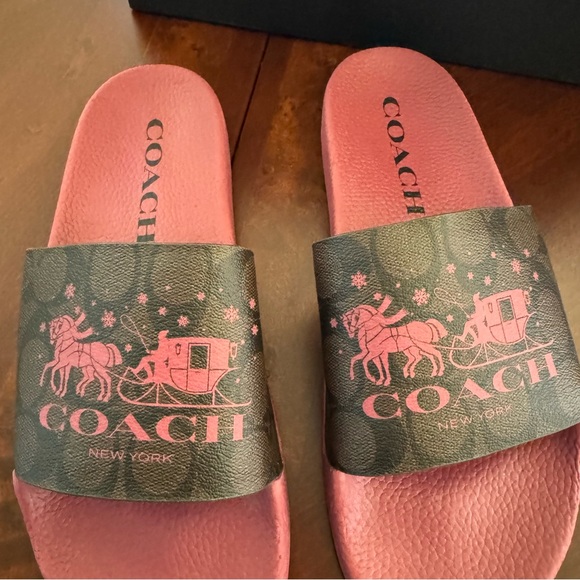 Coach Uli Sport Slide In Signature Canvas
Women's Size 8. Sizes 10.          #21 - Picture 7 of 9